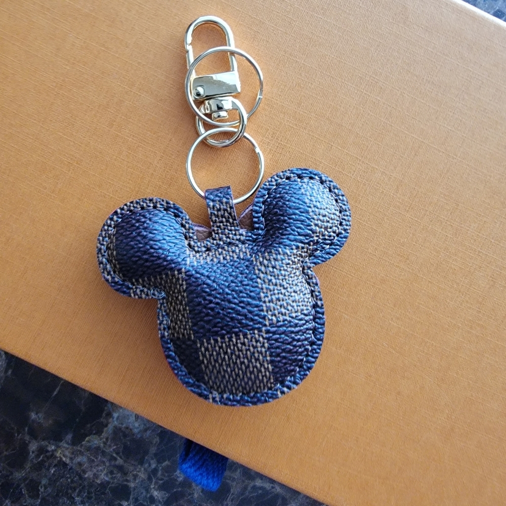 🤎 Minnie mouse keychain 🤎 - Picture 3 of 7
